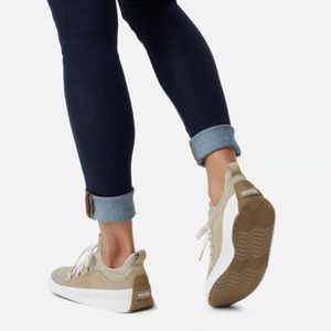 SOREL Out ‘n About Plus Lace sneakers Size 7.5